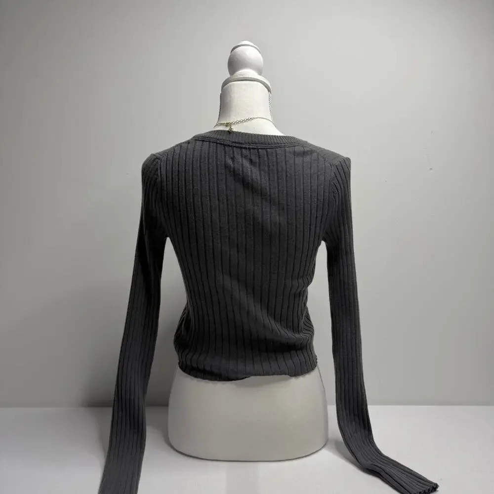 Aerie Brand New With Tag Size Small Grey LightWeight Long Sleeve Button Up Top - Picture 3 of 4